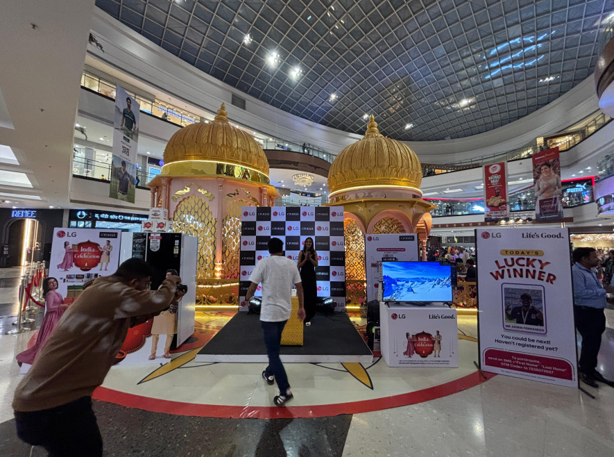 LG LED Canter Van
